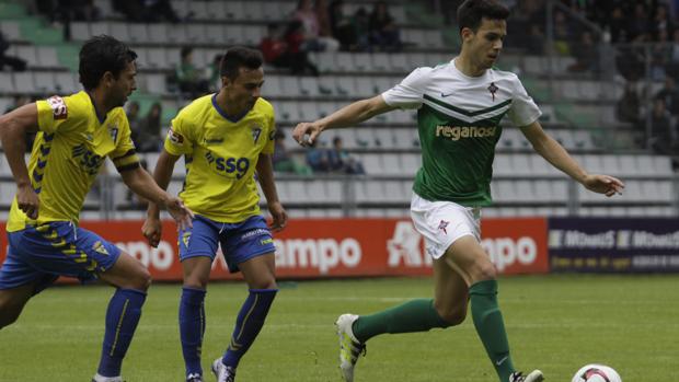 Borja Domínguez, en el partido de play off disputado ante el Cádiz