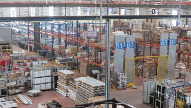 Interior de la fábrica de Efficold en Lucena