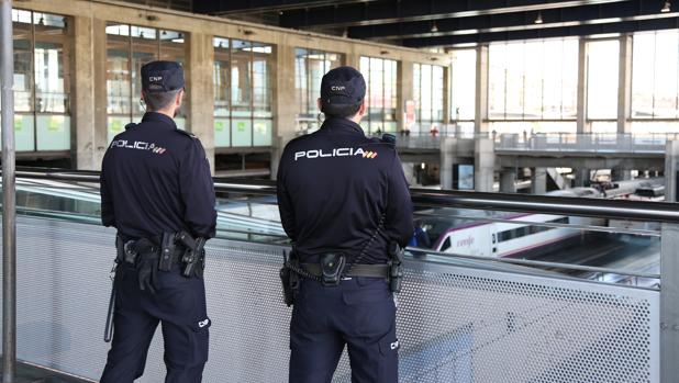 Agentes de la Policía Nacional