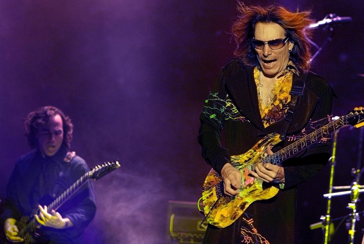 El guitarrista Steve Vai, en un concierto en directo