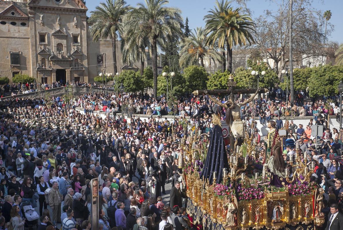 El Santísimo Cristo de Gracia durante su procesión