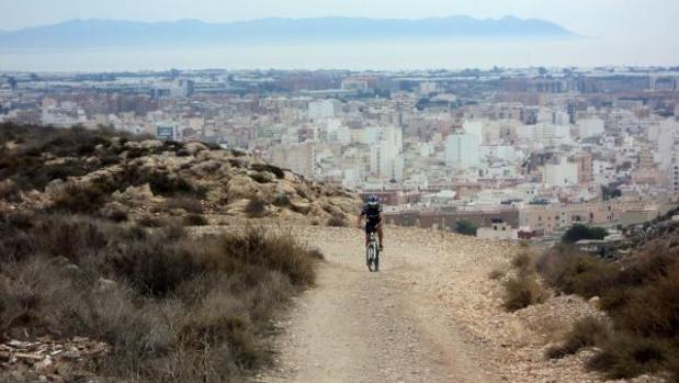 El Camino del Enix, próximo a la capital almeriense