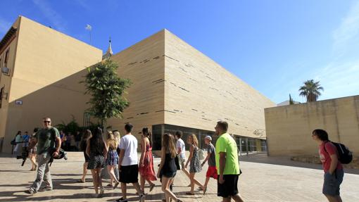 Ocho frentes laborales del cogobierno en el Ayuntamiento de Córdoba