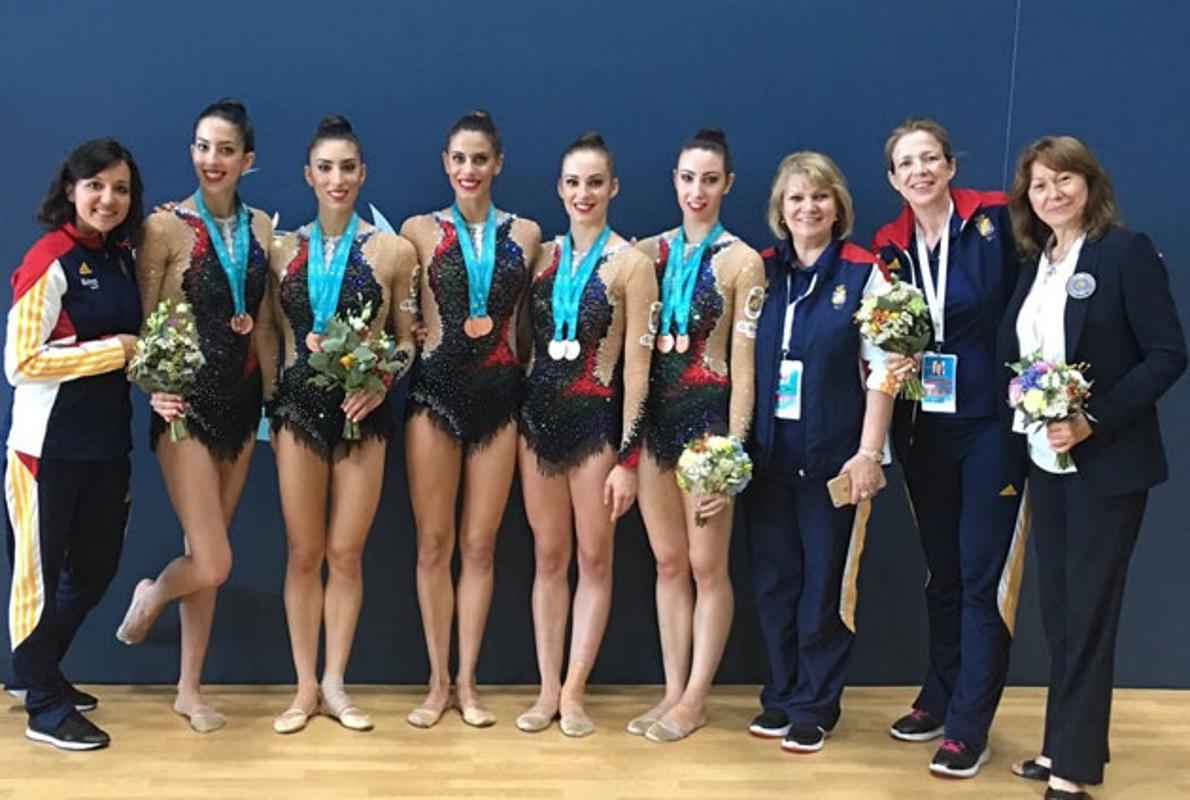 El equipo español luce las dos medallas obtenidas en Bakú