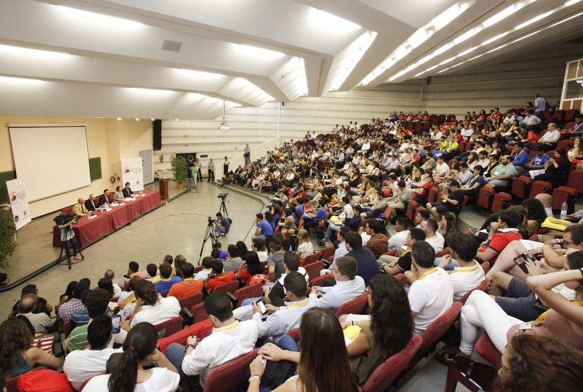 Participantes en el campeonato, en el Aula Magna de Rabanales