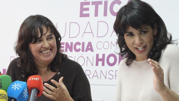 Auxiliadora Honorato y Teresa Rodríguez en una rueda de prensa conjunta en la sede de Podemos Andalucía