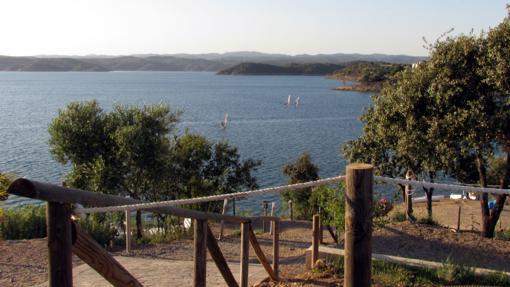 Vista del embalse de Almodóvar del Río