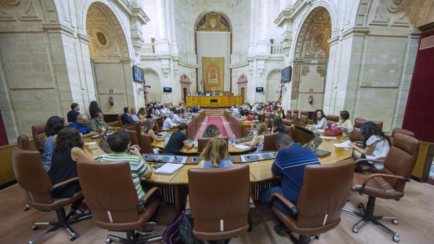 Uno de los plenos del Parlamento de Andalucía