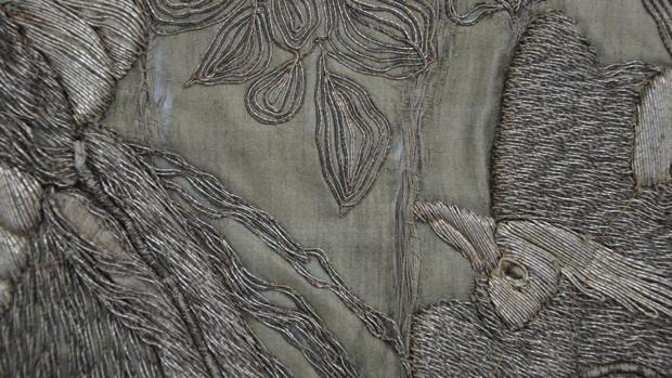 El Sepulcro inicia la restauración del mantolín de la Magdalena