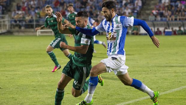 Recreativo y Betis, en un partido amistoso en mayo