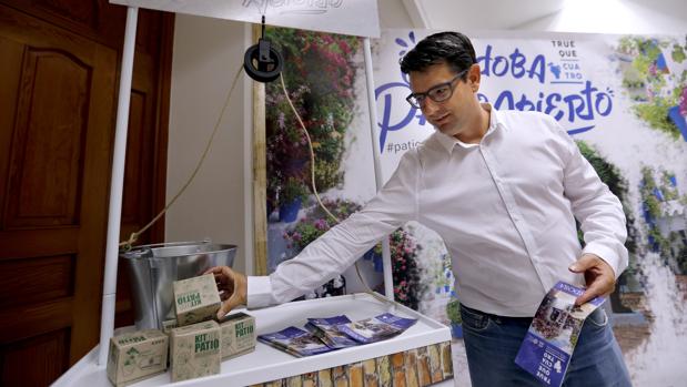 Pedro García durante la presentación de una acción de promoción turística