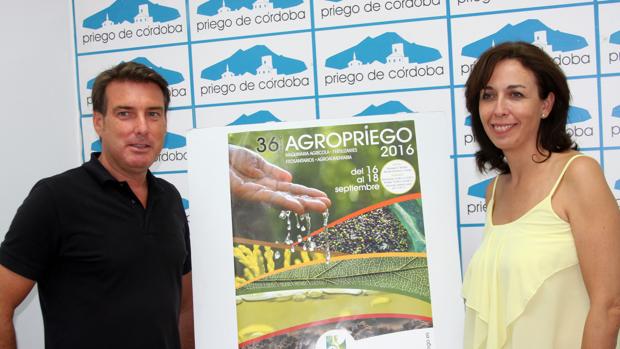 Pablo Ruiz y María Luisa Ceballos, ayer en la presentación del cartel de Agropriego