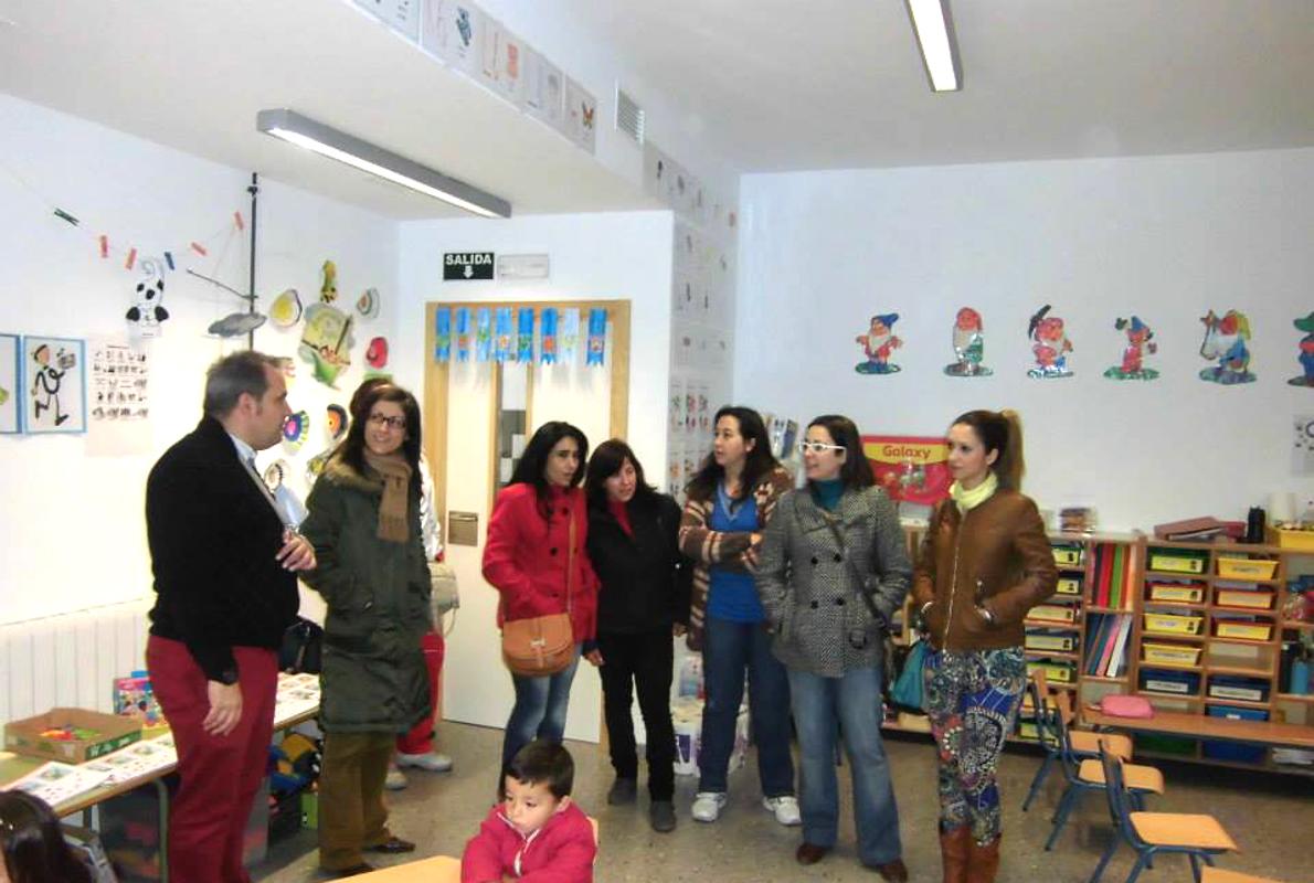 Padres y madres en el colegio Cristóbal Luque de Priego de Córdoba