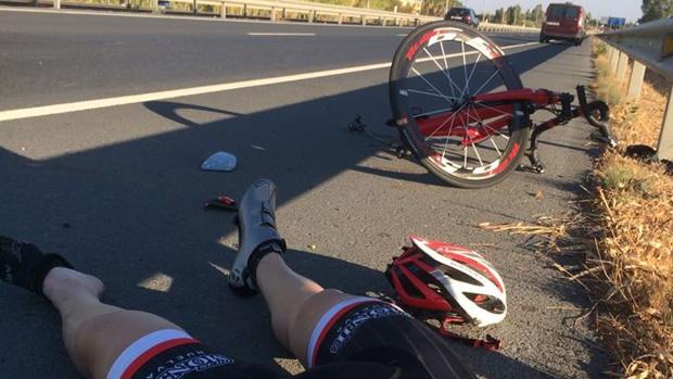 Imágenes con las que los ciclistas denuncian el atropello