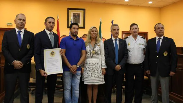Acto de reconocimiento a la labor solidaria del empresario Santiago González, en el Ayuntamiento de Lucena