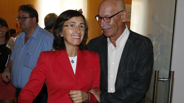 La consejera Rosa Aguilar con Pablo Juliá, ayer en el CAF de Almería
