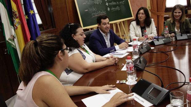 Reunión de los populares andaluces con la Plataforma Andaluza de Defensa de la Educación Pública