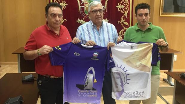 Presentación de la camiseta «manantera» del Ángel Ximénez