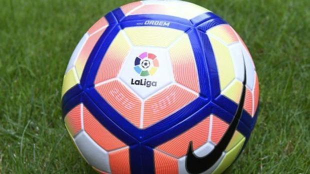 Balón oficial para el campeonato 2016-17 en Segunda