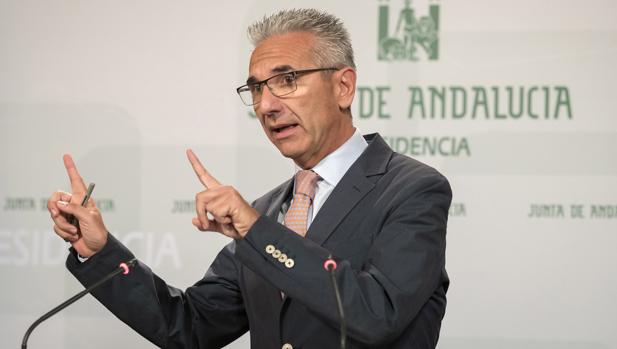 El portavoz del Gobierno andaluz, Miguel Ángel Vázquez, este martes en rueda de prensa