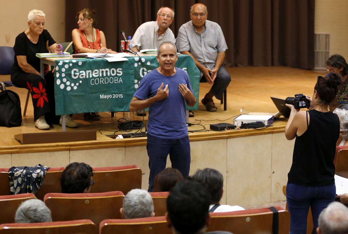 El portavoz municipal de Ganemos, el domingo durante la asamblea sobre las ordenanzas fiscales