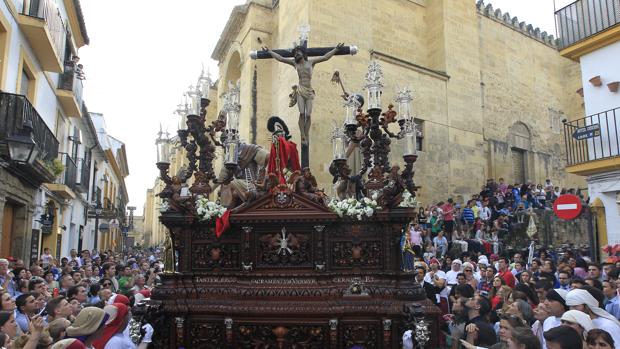 El Cristo de la Agonía, en el cruce de Cardenal González