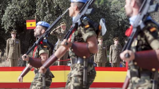 Parada militar en la base de Cerro Muriano