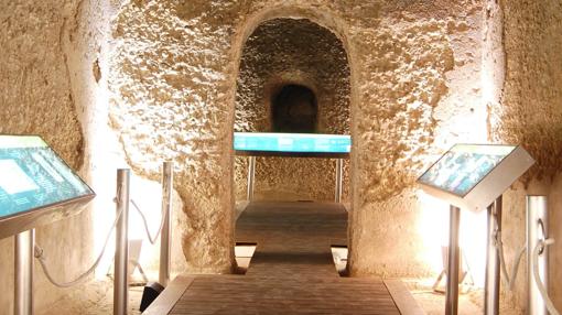 Interior cisternas romanas de Monturque bajo su cementerio