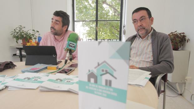 El edil de Servicios Sociales y el director de la Oficina de la Vivienda