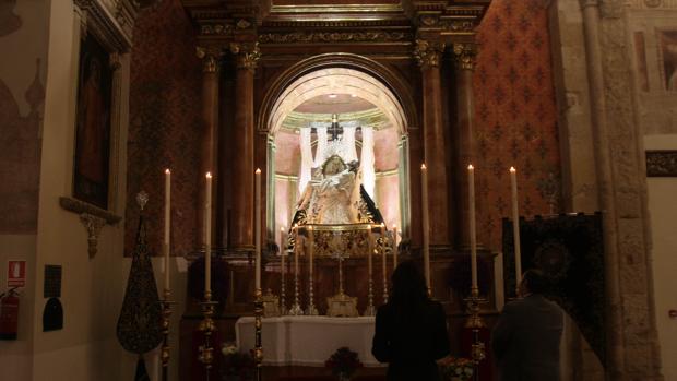 La Virgen de las Angustias, en su camarín de San Agustín