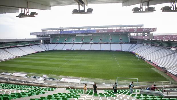 Panorámica del interior del estadio El Arcángel