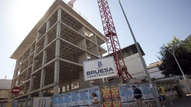 Edificio incompleto del nuevo centro de salud de Huerta la Reina