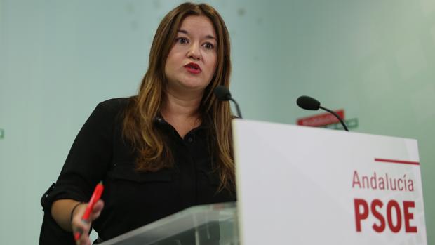 La socialista Virginia Pérez, quien ha contratado a la exregidora de Gerena