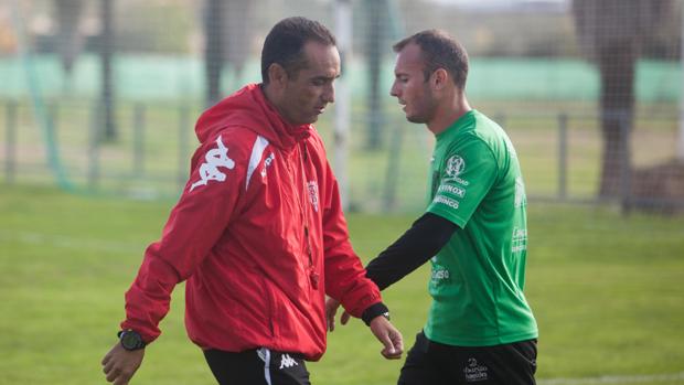 José Luis Oltra durante una sesión de trabajo de esta semana