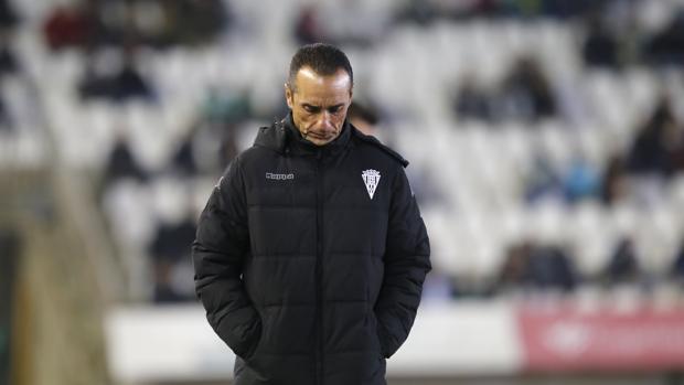 José Luis Oltra durante el Córdoba-Mallorca