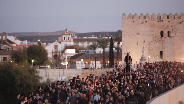 El Señor del Silencio, en el Puente Romano