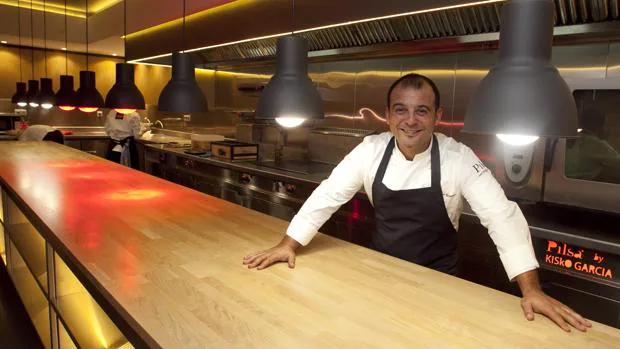 Kisko García en la cocina de Choco tras su remodelación