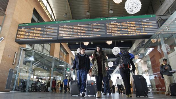 Retrasos en nueve trenes AVE en Córdoba por una avería en Puerta de Atocha