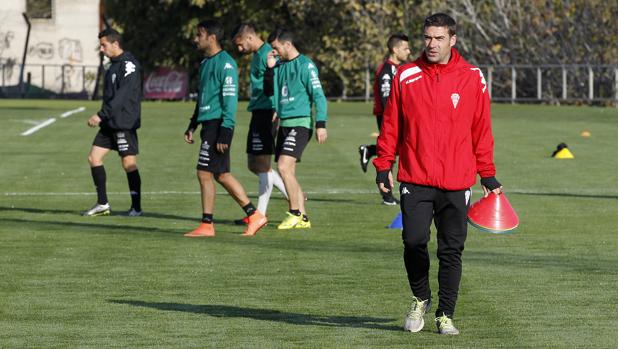 Luis Carrión durante una sesión de trabajo