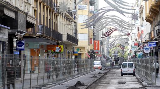 La calle Cruz Conde en obras, en noviembre de 2010