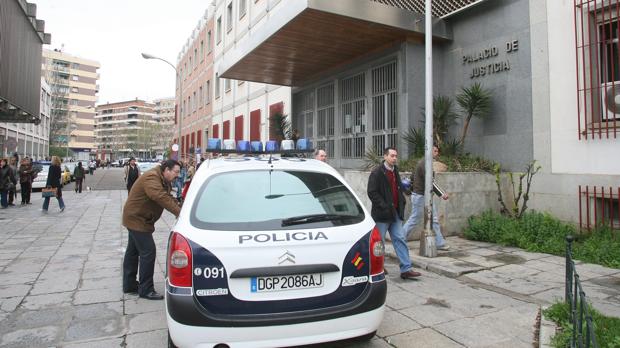 Fachada de la Audiencia de Córdoba