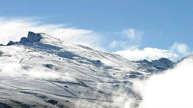 El teleférico tendría el «mayor trayecto del mundo» para conectar Granada y Sierra Nevada