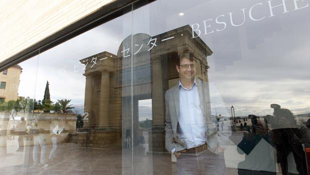 El edil de Turismo, Pedro García, en el Centro de Visitantes