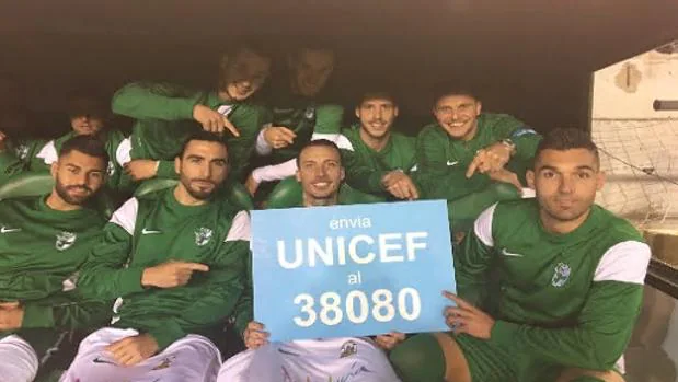Los jugadores de la selección andaluza piden el apoyo para UNICEF