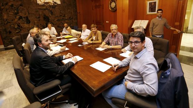 Reunión de la mesa de veladores municipal de octubre, a la que ya no acudieron hosteleros y comerciantes