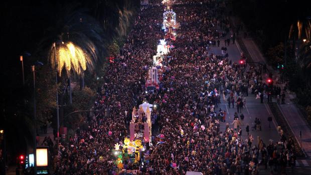 La Cabalgata, a su paso por la avenida de la Victoria