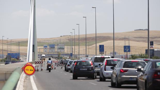 Atasco en la salida de la autovía A-4