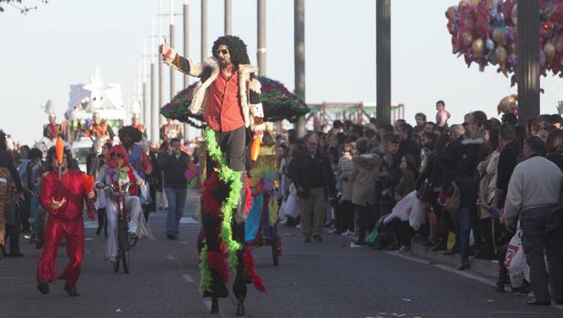 Pasacalles que abrió la Cabalgata de los Reyes Magos, celebrada ayer