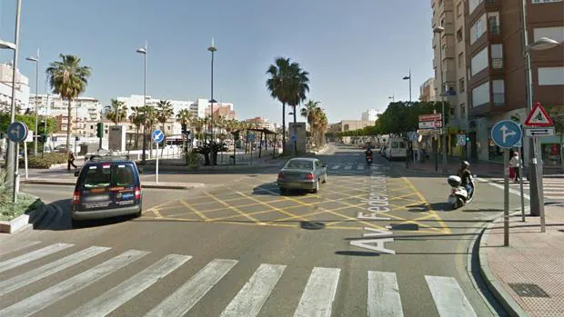 El cruce de la ciudad de Almería donde se produjo la trágica muerte de una mallorquina de 36 años