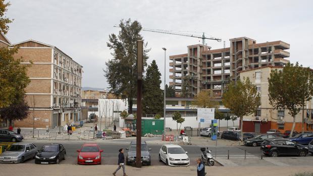 Obras en la plaza del Mediodía donde estaba el mercadillo del Sector Sur